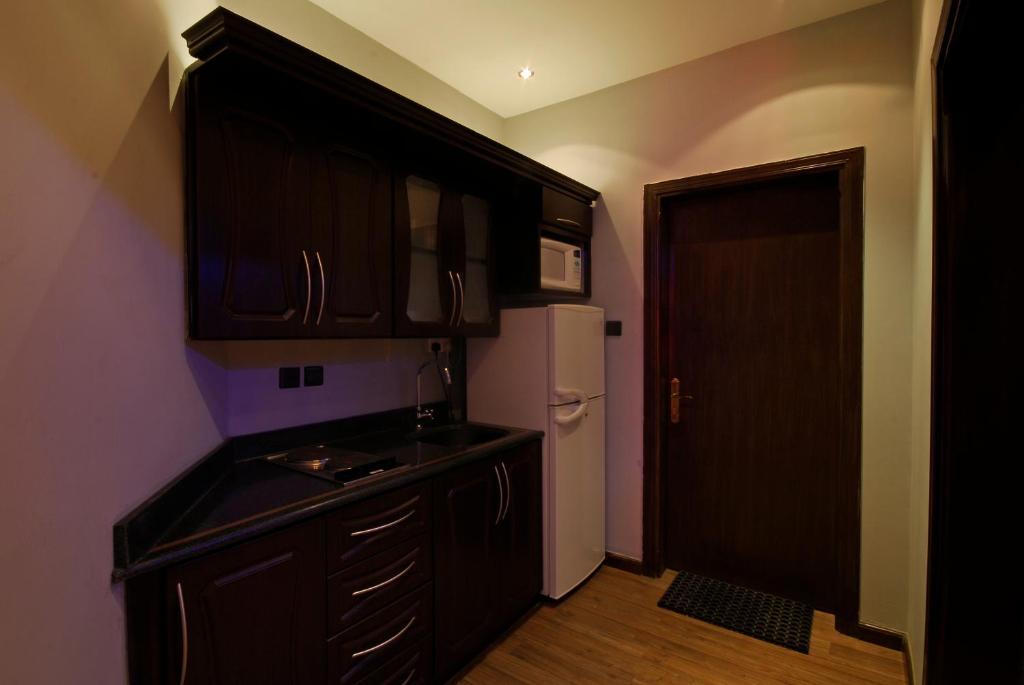 Al Baron Palace Apartment *